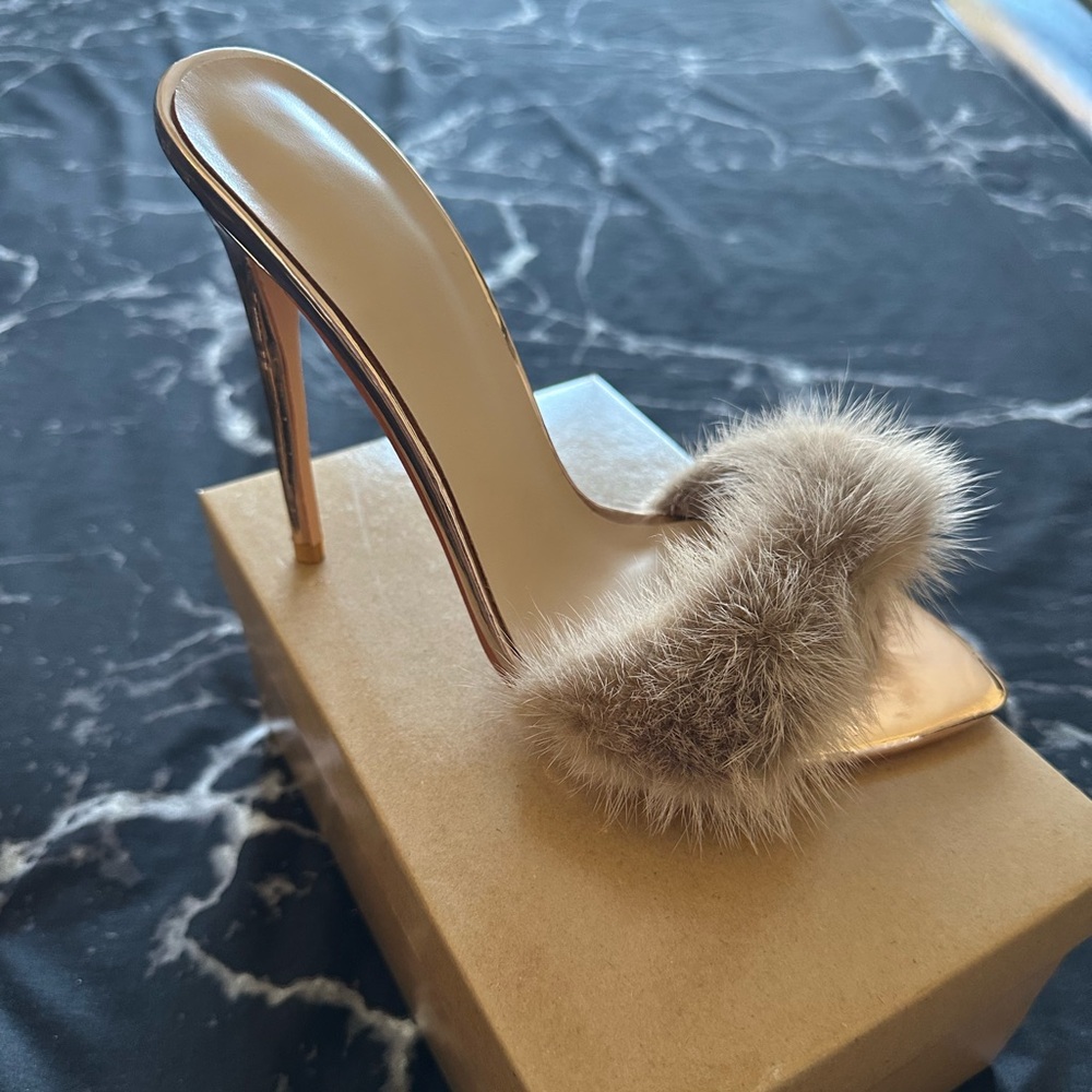 Never worn (New)